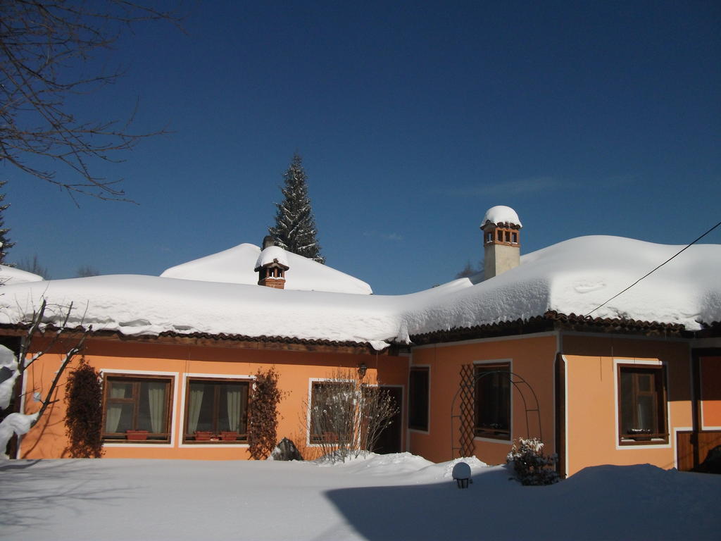 Bobi Guest House Koprivsjtitsa Exteriör bild