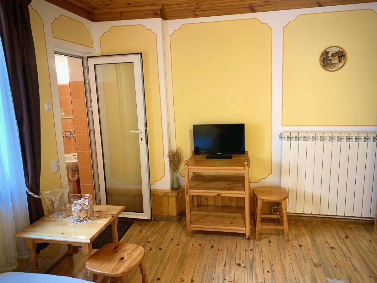 Bobi Guest House Koprivsjtitsa Exteriör bild